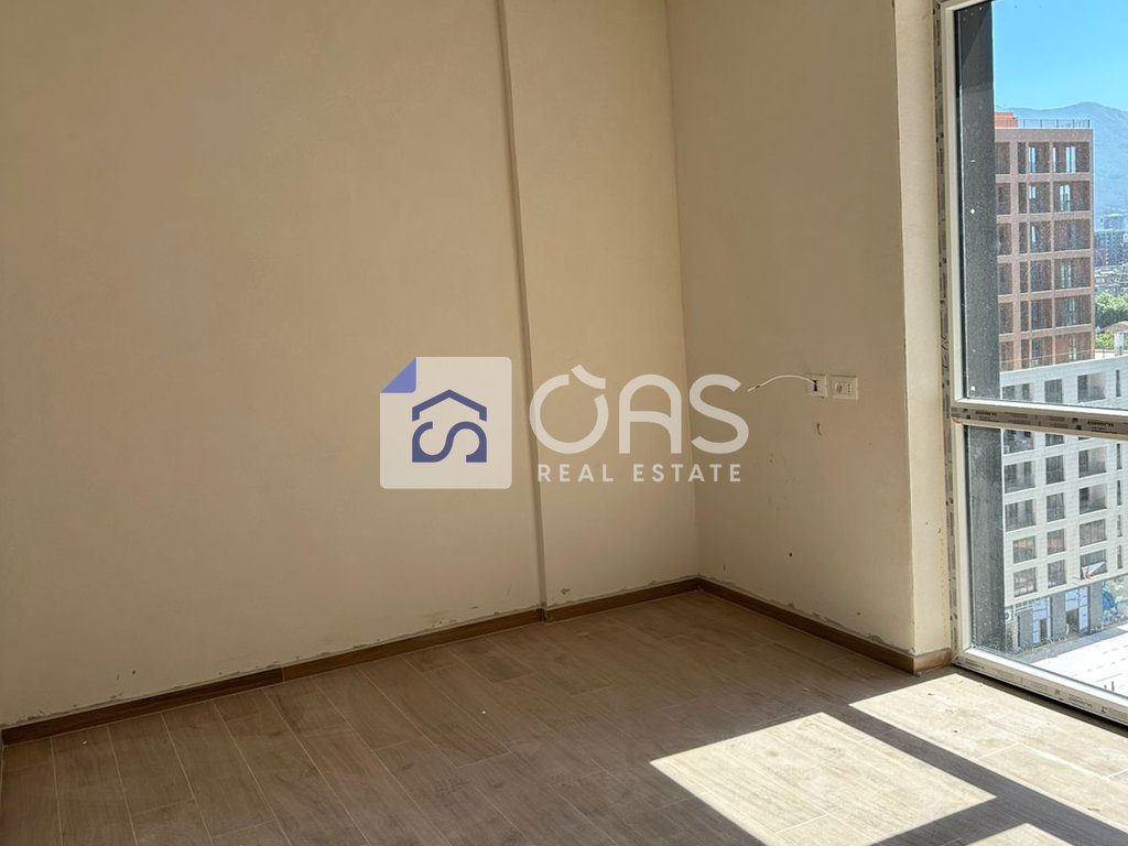 Shitet apartament 2+1+2 me post parkimik    fusha aviacionit