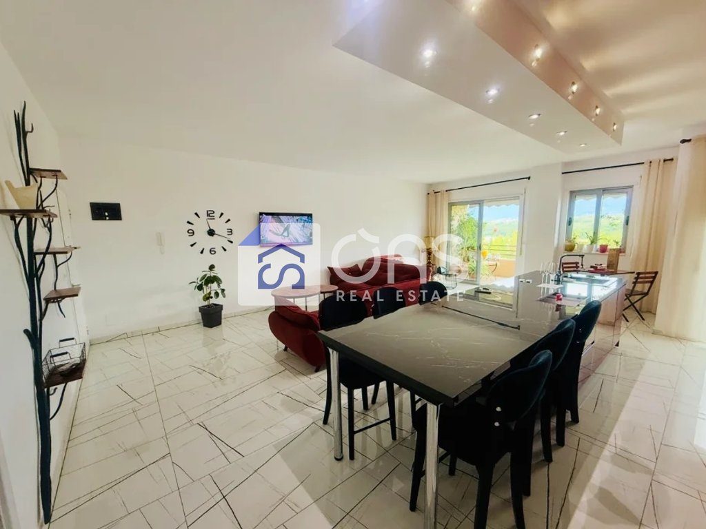 Jepet me qera apartament 2+1 liqeni i thate