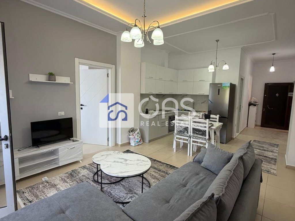 Jepet me qera apartamenti  1+1 kopshti botanik  (xhamia)
