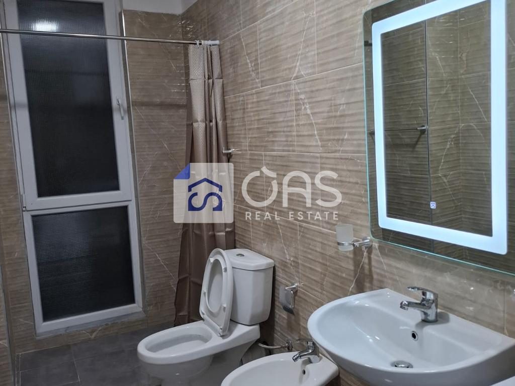 Jepet me qera apartamenti  3+1 5 maj  (pallatet e bashkis)