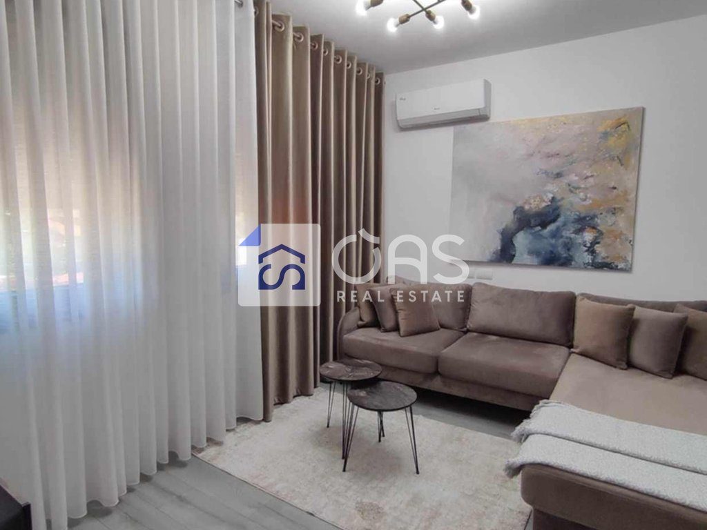 Jepet me qera apartamenti  1+1 yzberisht (amerikan 3)