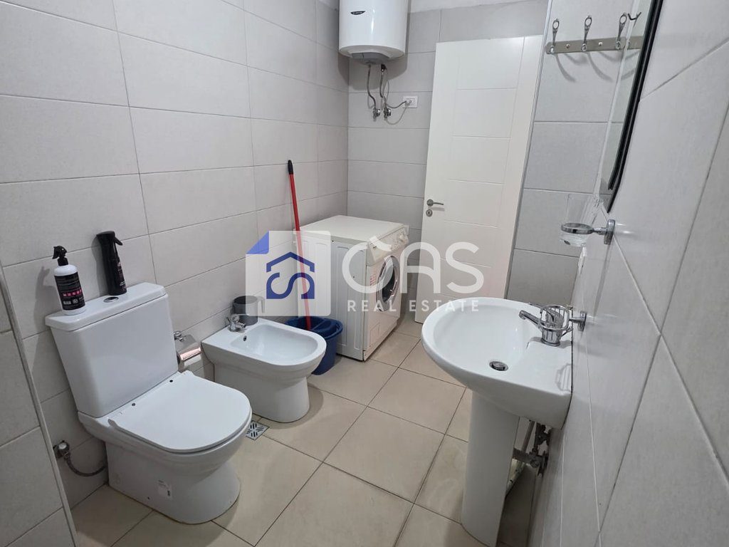 jepet me qira  Apartament 2+1 astir