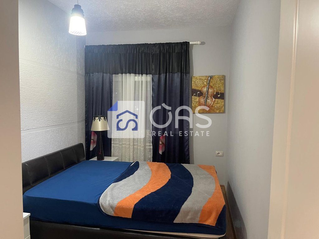 jepet me qira apartamenti 2+1  LIQENI ARTIFICIAL
