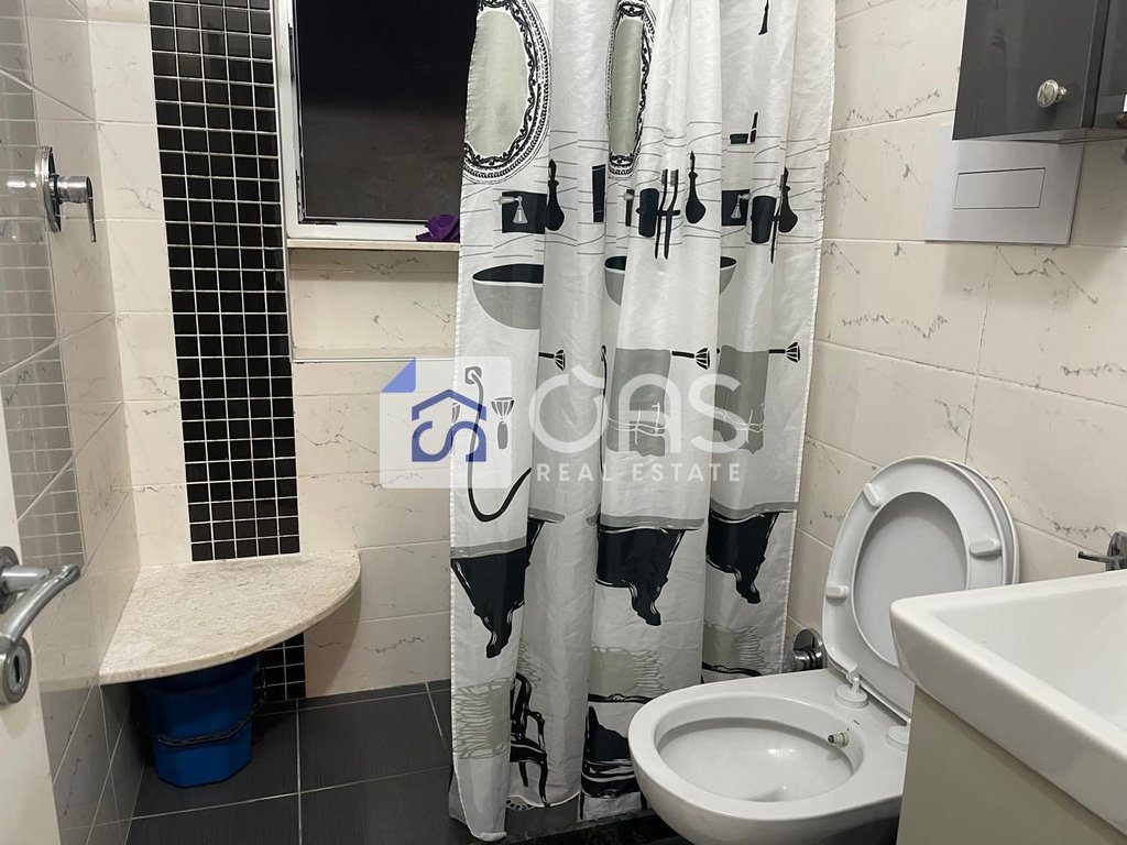 jepet me qira apartamenti 2+1  LIQENI ARTIFICIAL