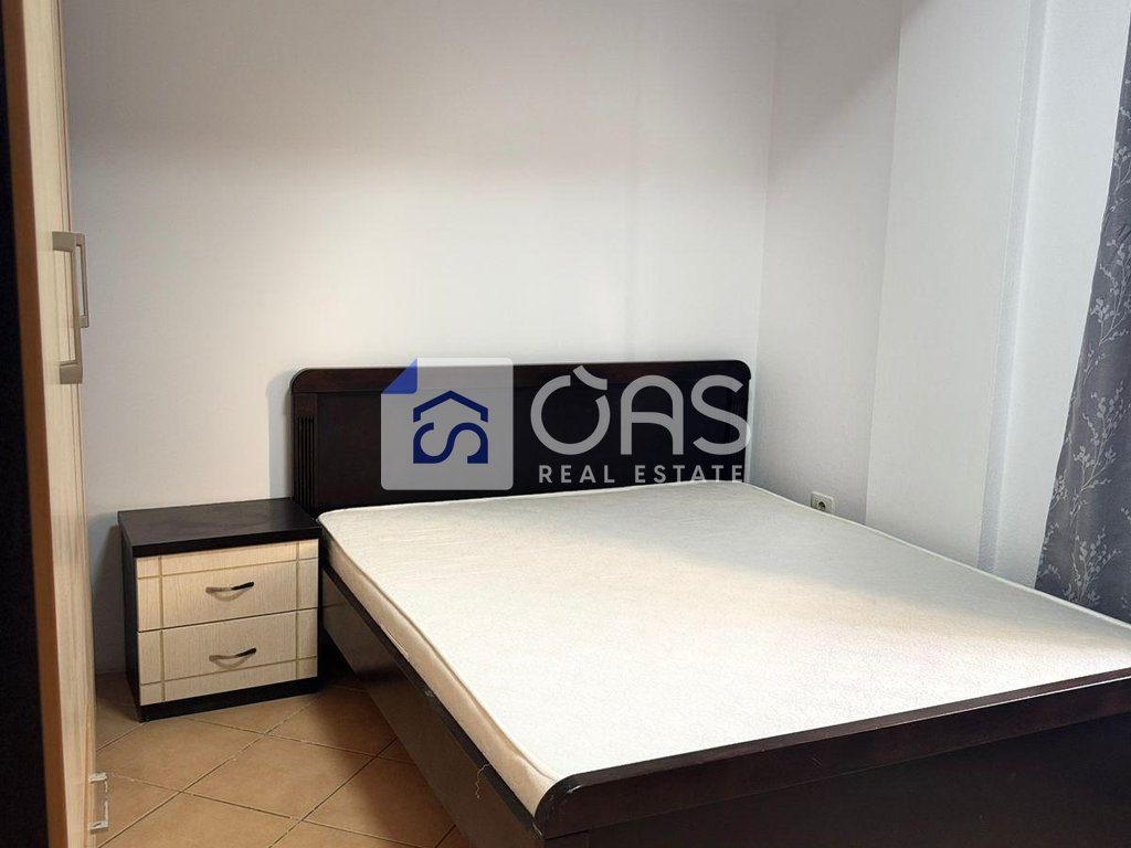 Jepet Apartment me qera 3+1  UNIVERSITETI MARIN BARLETI  (+PARKIM)