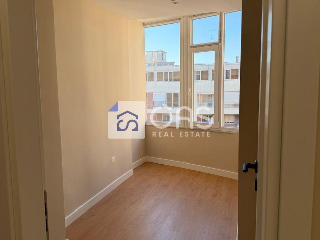 Shitet Apartament 2+1 STACIONI I TRENIT