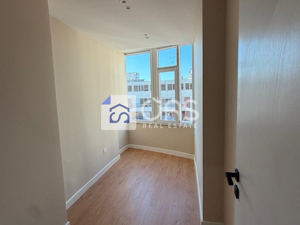 Shitet Apartament 2+1 STACIONI I TRENIT