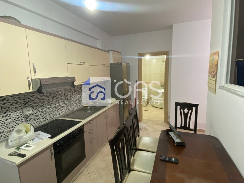 Jepet Apartment me qera 1+1 komuna parisit  (kika 1)