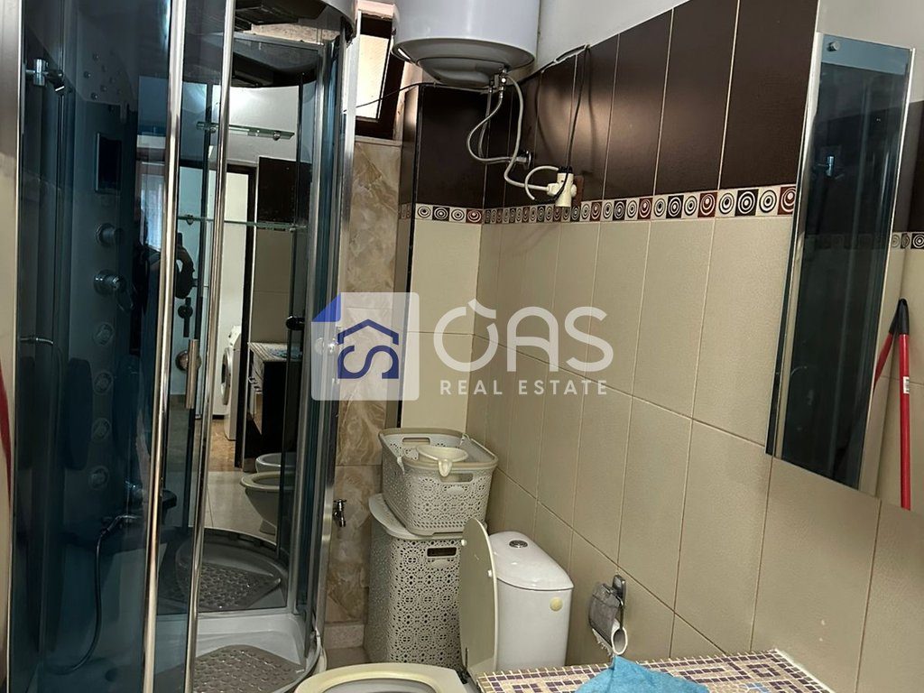 Jepet apartament me qera 1+1 vasil shanto  (cmimi okazion)