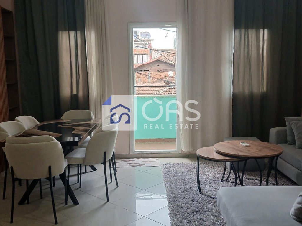 Jepet apartament me qera 1+1 selvia