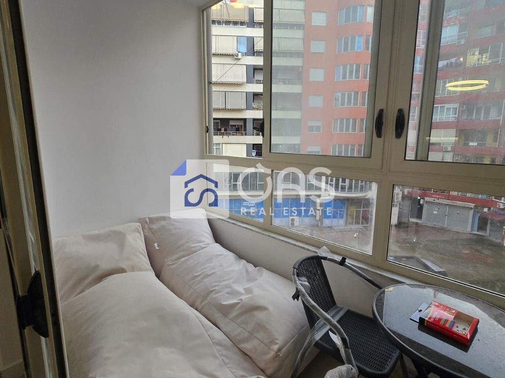 Jepet Apartament me qera 1+1 ASTIR  (Perball bohemit)