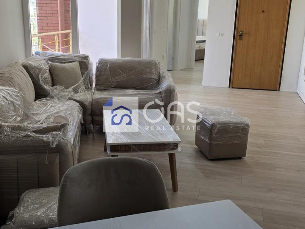 Jepet apartament me qera 1+1 Astir (pallati edglis)