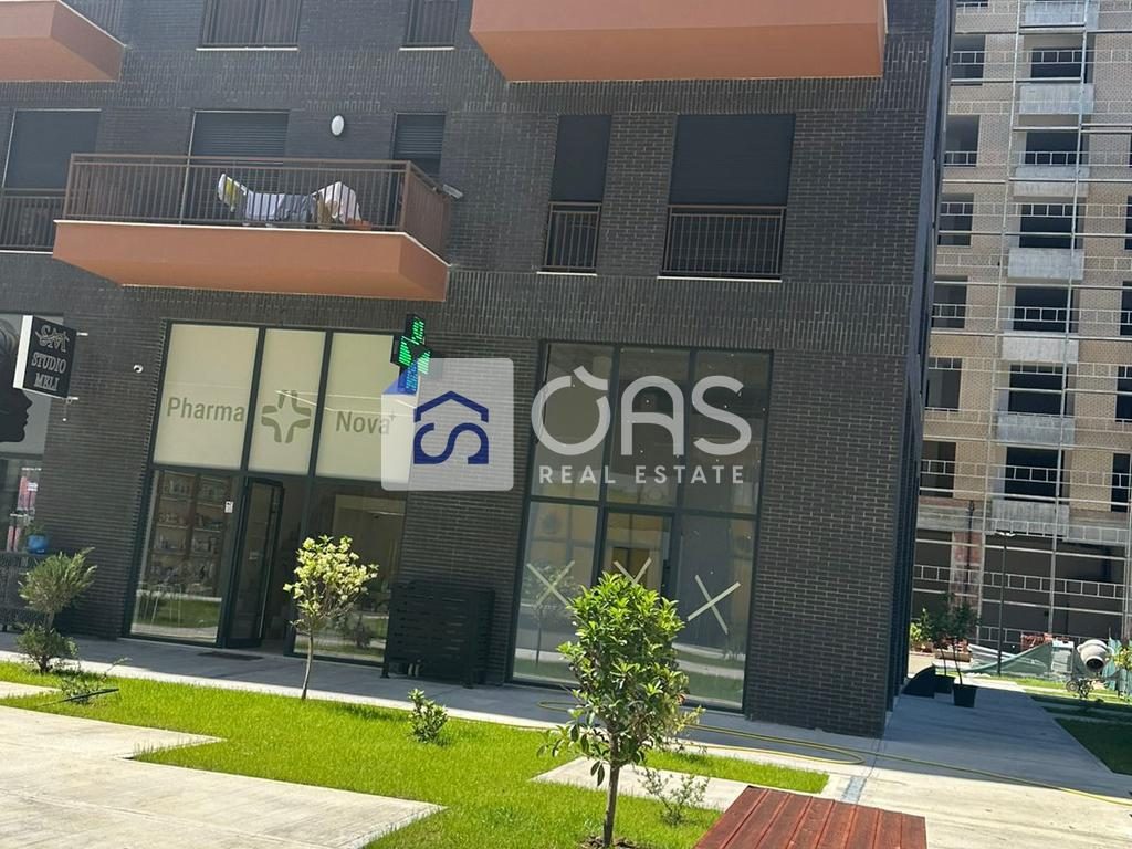 Shitet apartament 2+1+2 Fusha aviacionit  (2 poste parkimi)