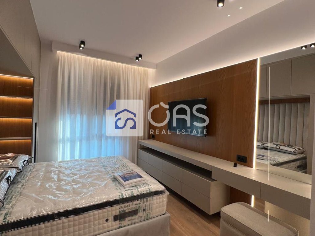 jepet me qira apartamenti 2+1 ne perball Uet (kompleksi green harmoni)