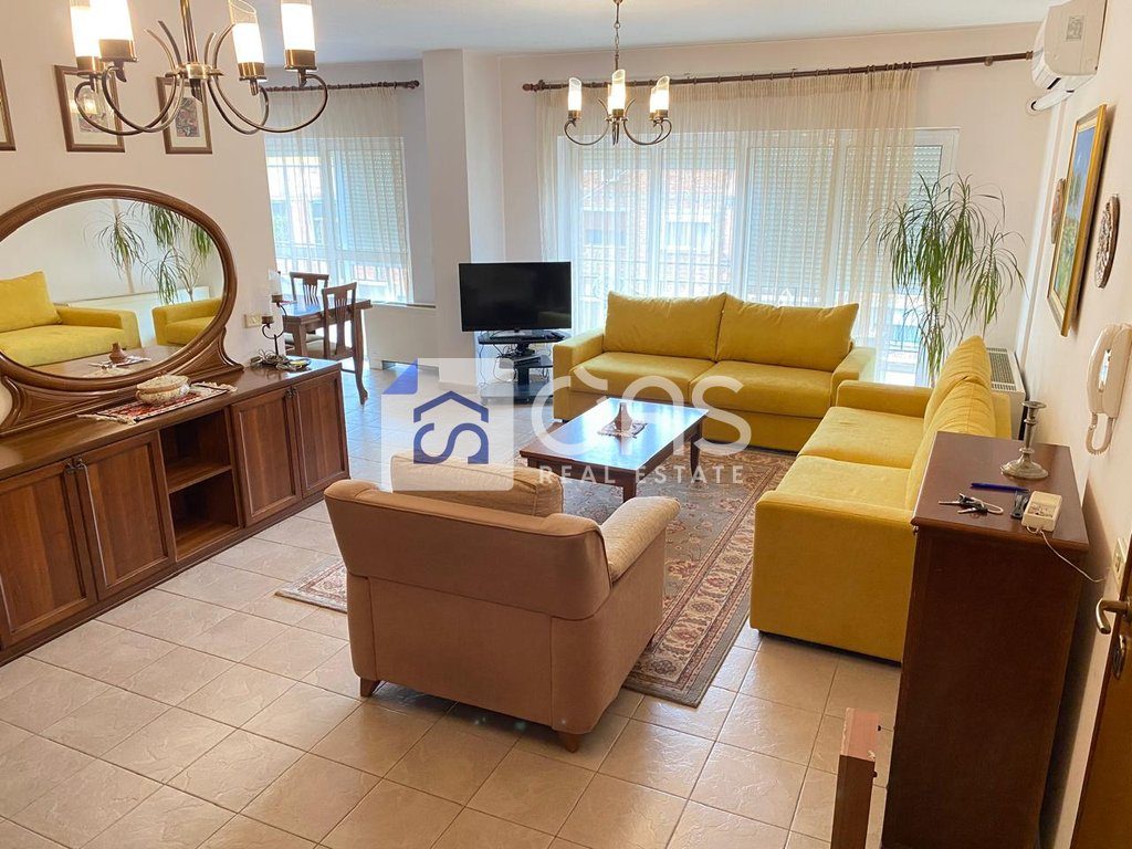 jepet me qira duplex  3+1+2 rruga elbasanit  (ambasada amerikane)