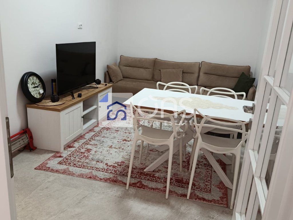 jepet me qira  Apartament 2+1 vasil shanto   (me parkim)