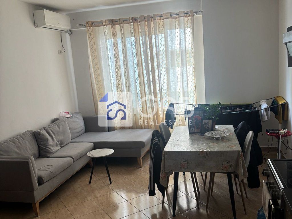 jepet me qira  Apartament 1+1 astir