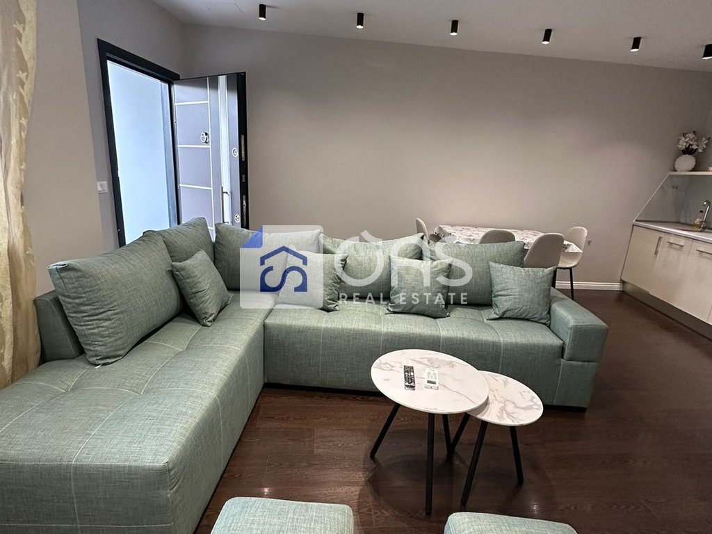 Jepet me qera apartament 1+1+parkim     yzberisht