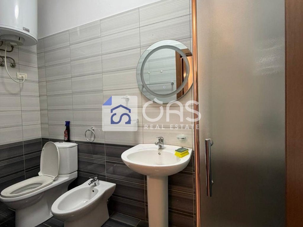 Jepet me qera  apartament 1+1  kodra e diellit
