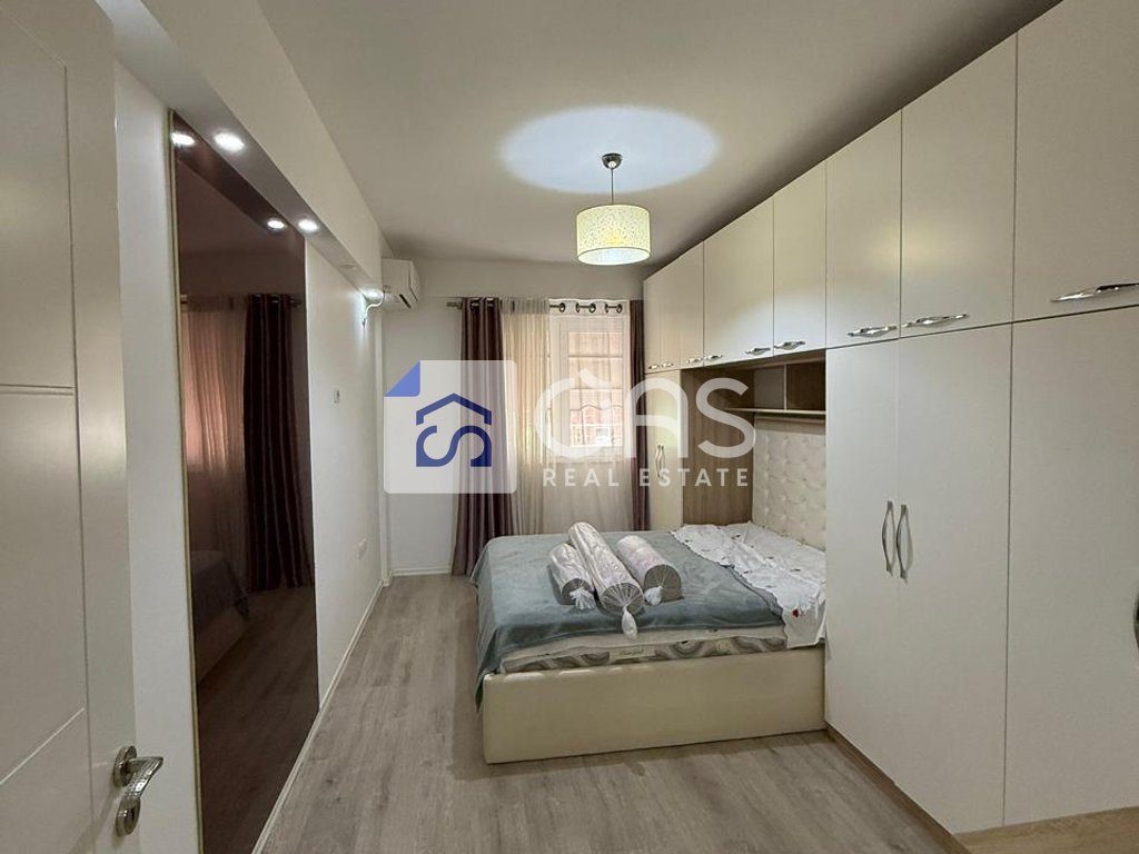 ( OKAZION)
Jepet APARTAMENT me qera 2+1 bulevardi i ri (rr.jordan misja)