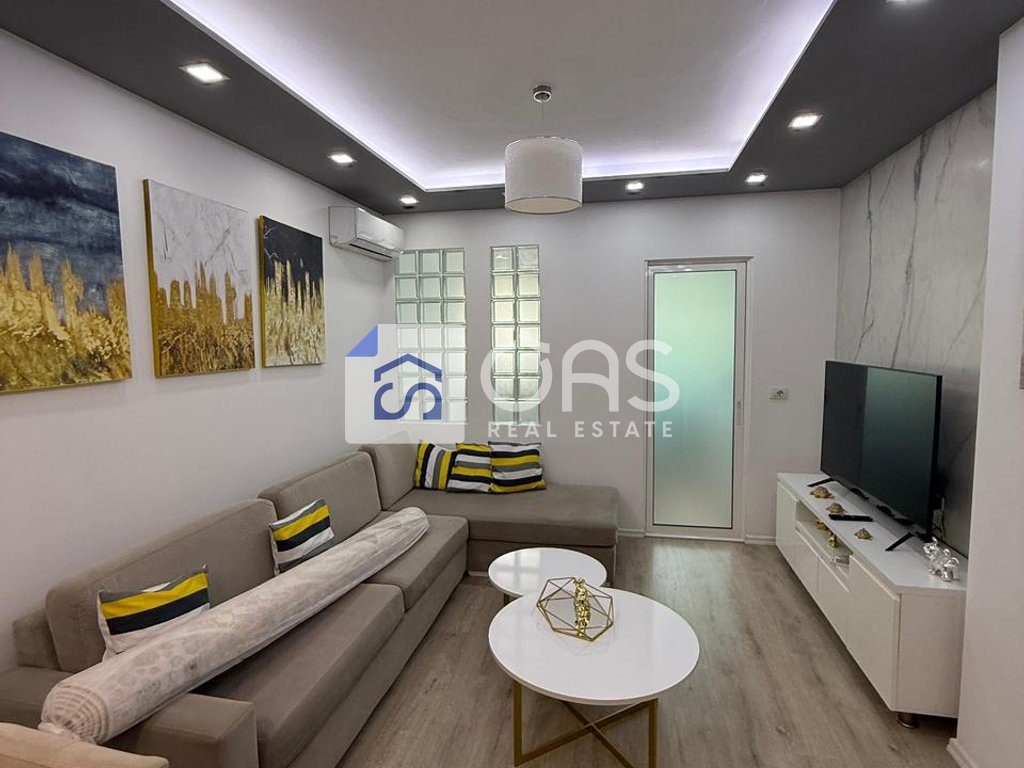 ( OKAZION)
Jepet APARTAMENT me qera 2+1 bulevardi i ri (rr.jordan misja)