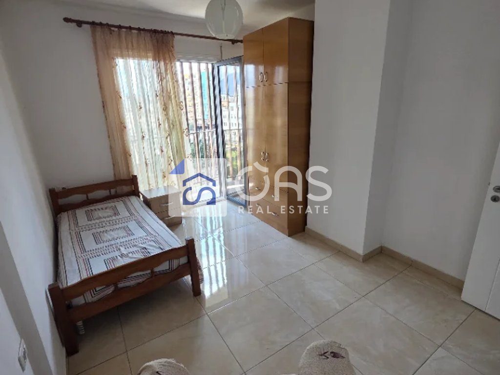 Jepet Apartament me qera 2+1 Astir (rr,studenti)