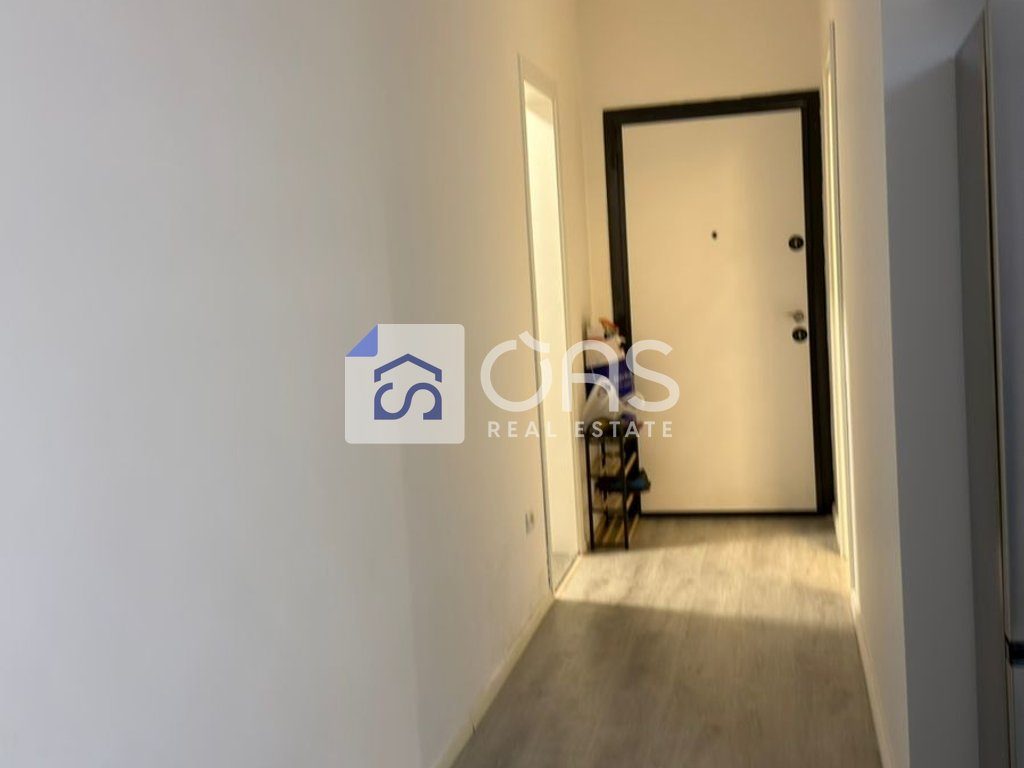 Jepet apartament me qera 2+1 5 maj