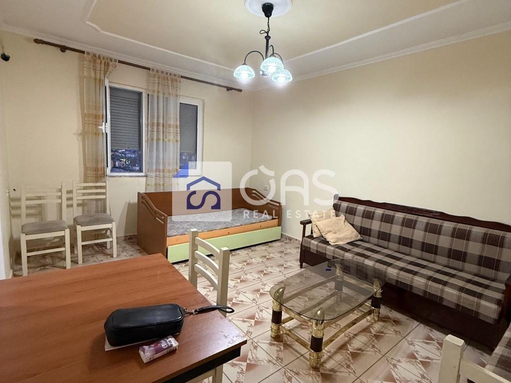 shitet apartament 1+1 pallati me shigjeta