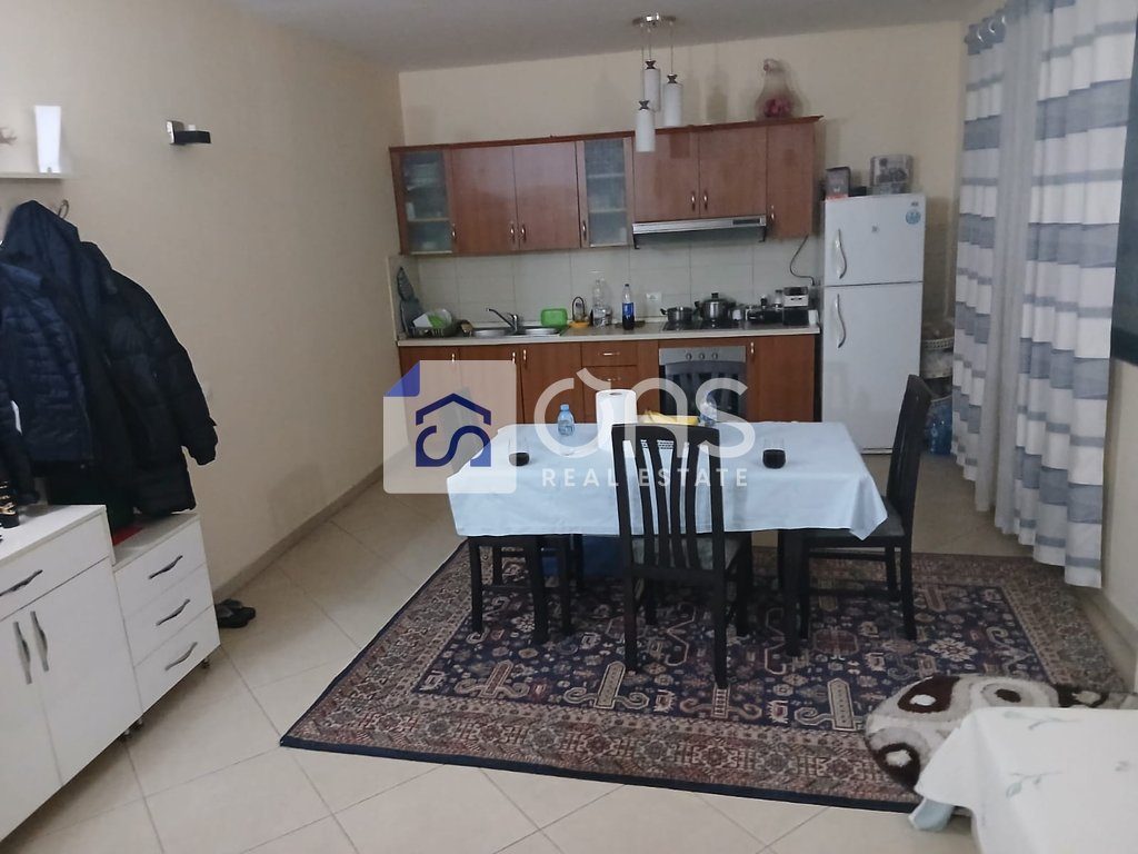 Jepet Apartament me qera 2+1 prane kristal center  (big market )