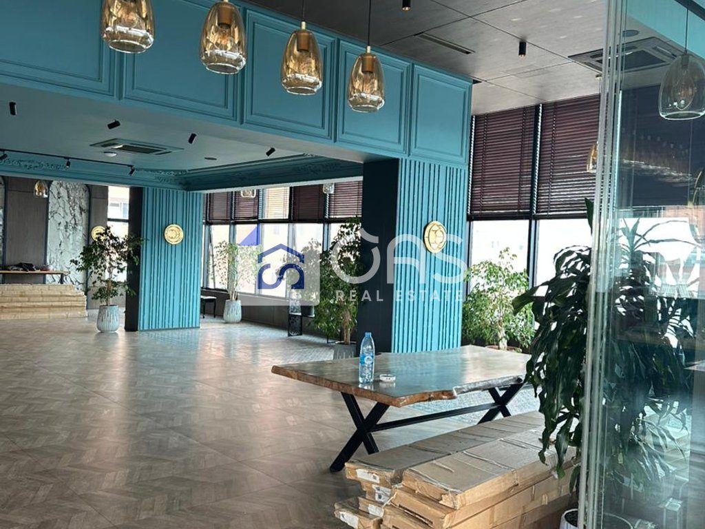 Ambient Biznesi Premium (ROOFTOP) Zona pallati me shigjeta
