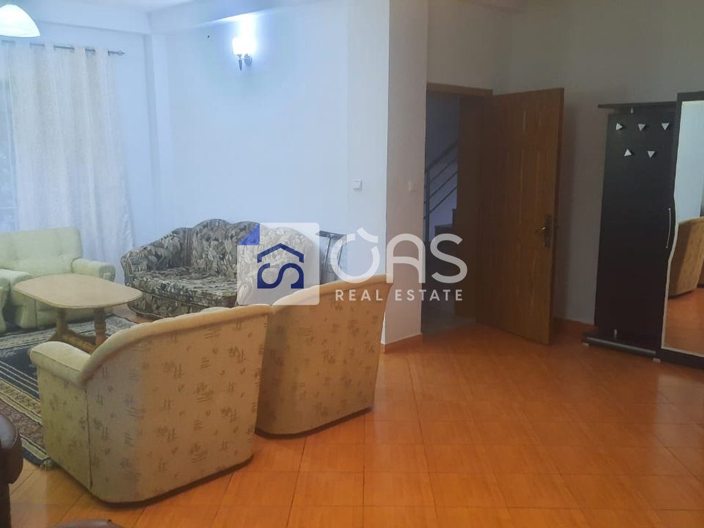 Jepet Apartament me qera 3+1   QYTET STUDENTI