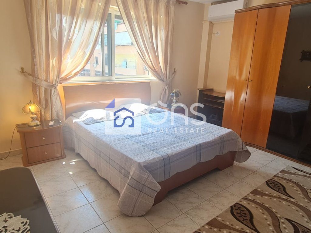 Jepet Apartament me qera 3+1  LAPRAK (Prane universitetit ZKM)