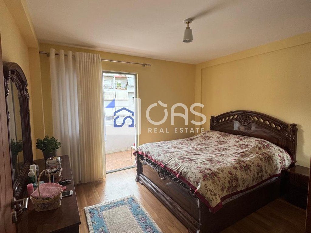 Jepet Apartament me qera 1+1 QENDER