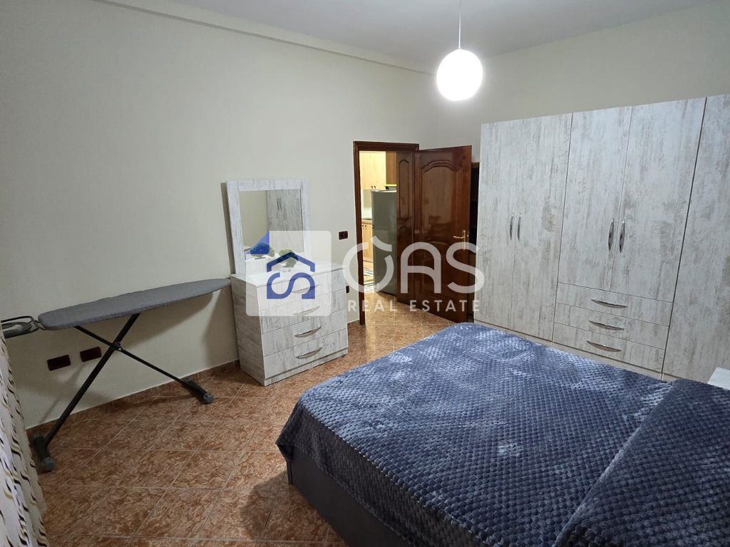Jepet shtepi me qera 1+1 BULEVARDI I RI