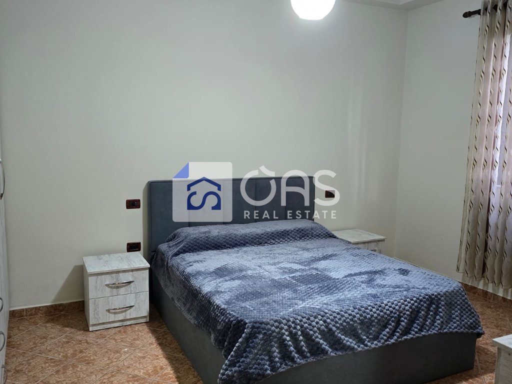 Jepet shtepi me qera 1+1 BULEVARDI I RI