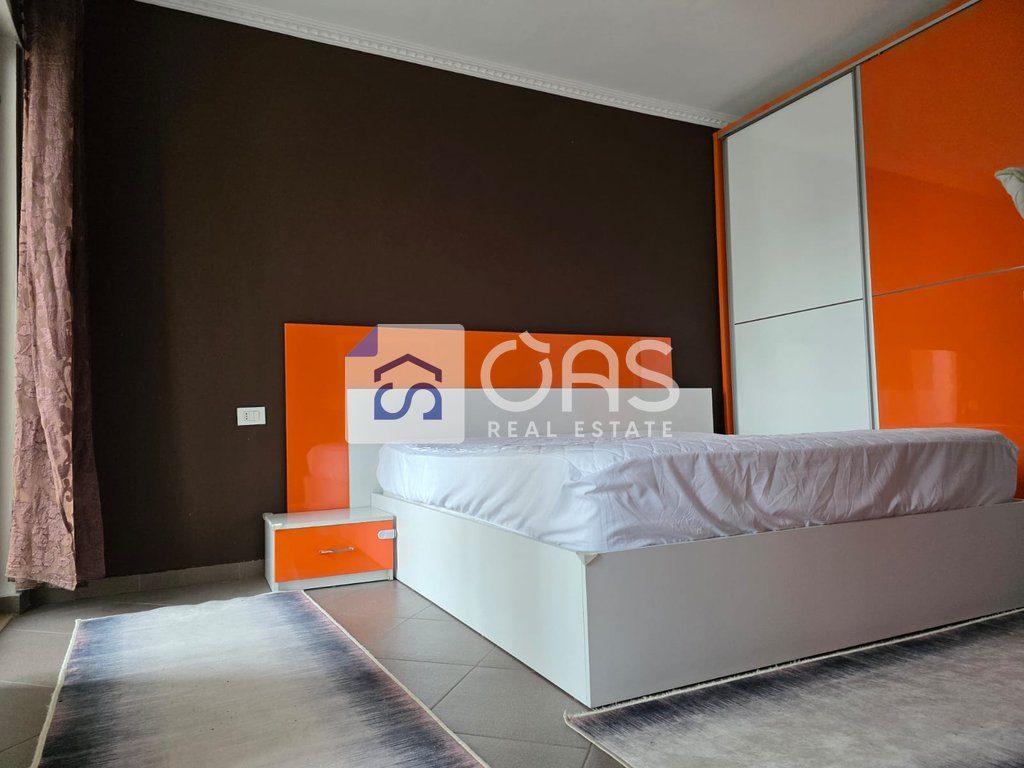 Jepet apartament me qera 2+1 te STATCIONI TRENIT