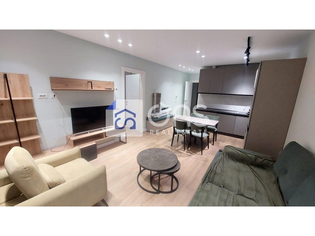 Jepet me qera apartament 1+1 Komuna e Parisit