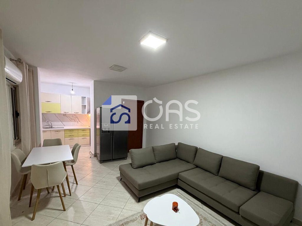 Jepet apartament me qera 1+1 Bulevard i Ri