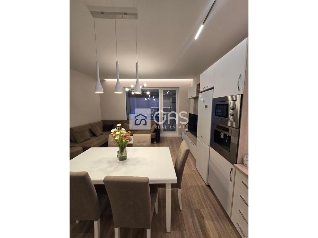 Jepet apartament me qera 2+1 Bulevard i Ri + Post parkimi