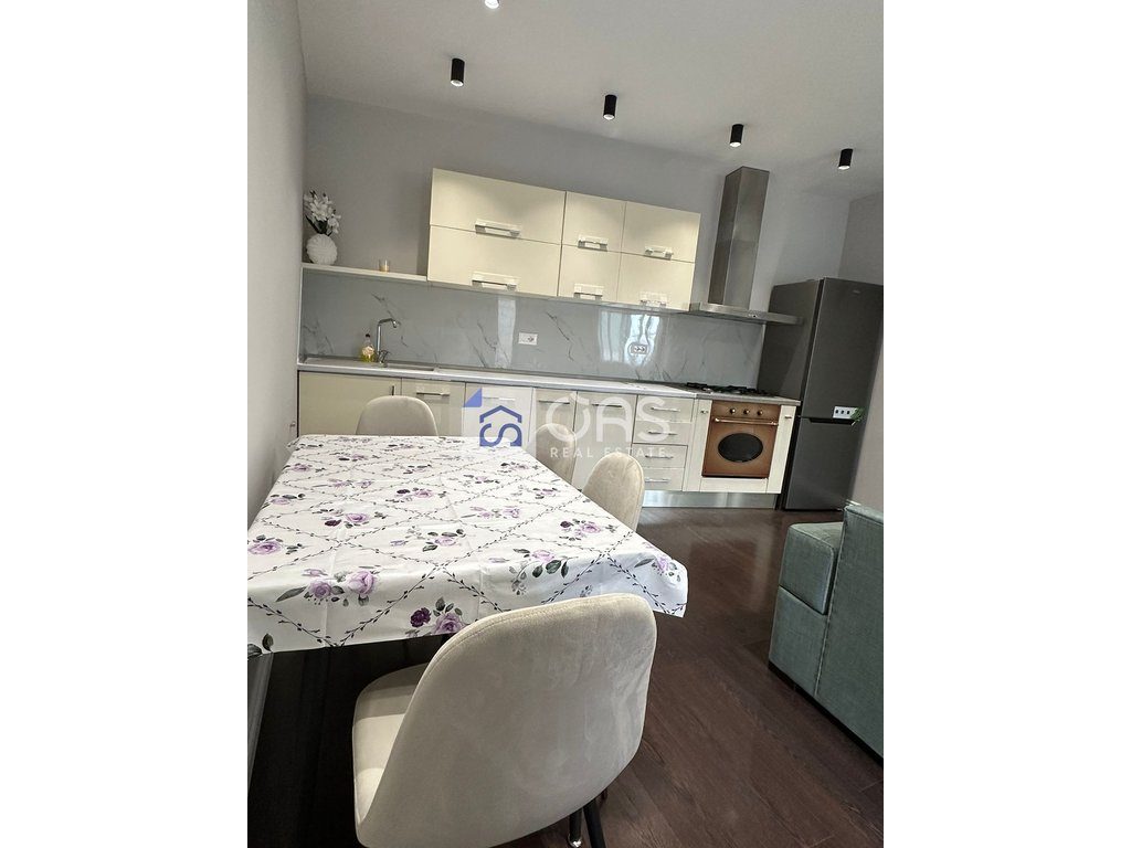 Jepet me qera apartament 1+1+parkim     yzberisht