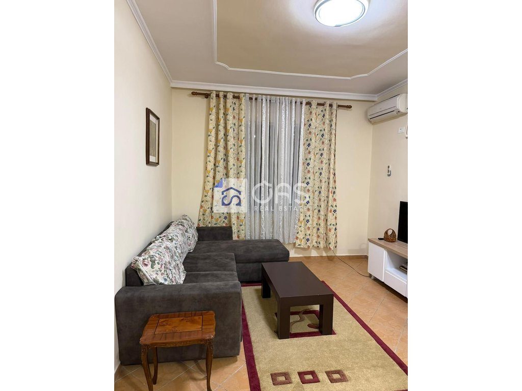 Jepet me qera  apartament 1+1 tek Medreseja