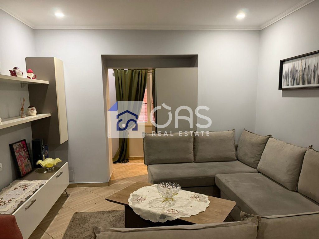 Jepet me qera apartament 1+1 QENDER