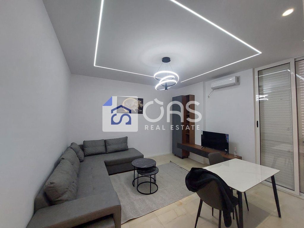 Jepet apartament me qera 1+1 Kodra e Diellit