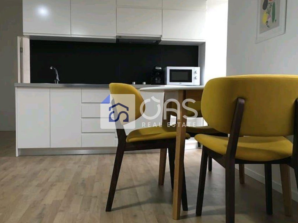 Jepet me qera apartament 1+1 tek Rruga e Sales.
