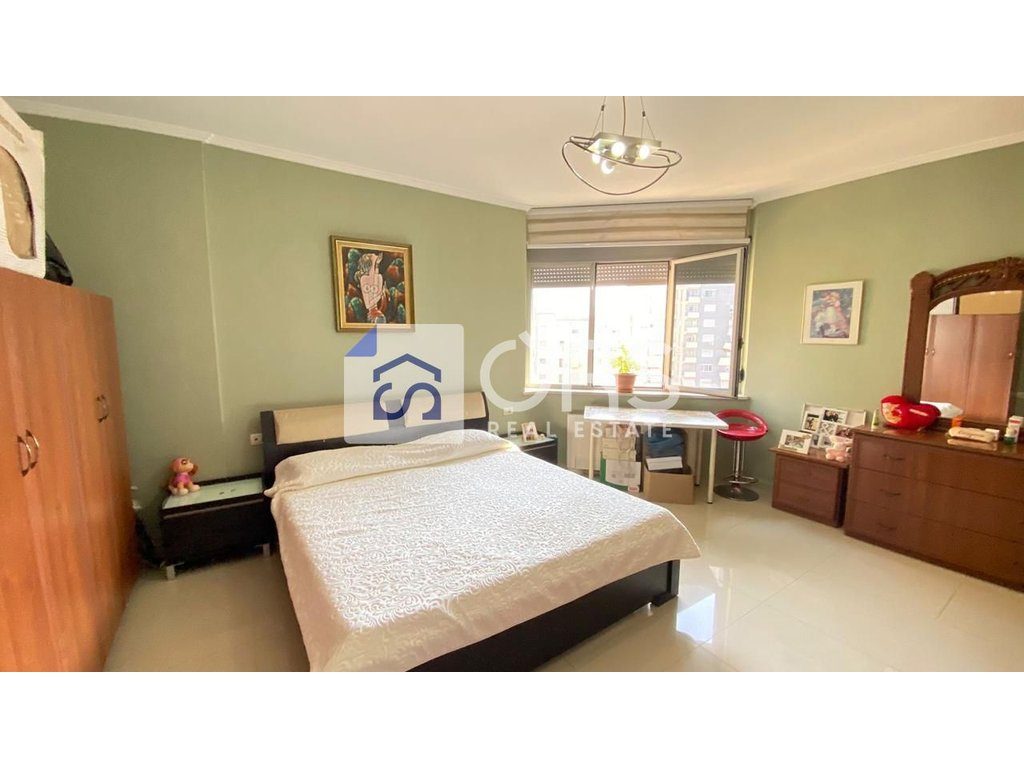 Jepet apartament me qera 1+1 Rruga Dibres