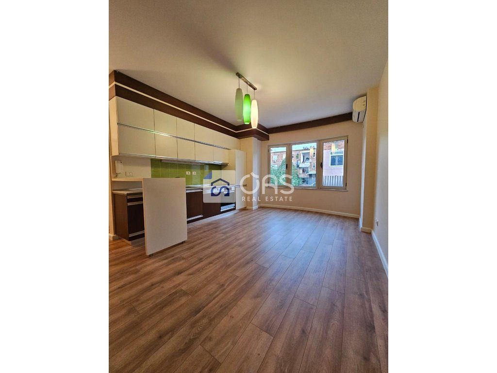 Shitet apartament 1+1 tek Rruga Mine Peza.
