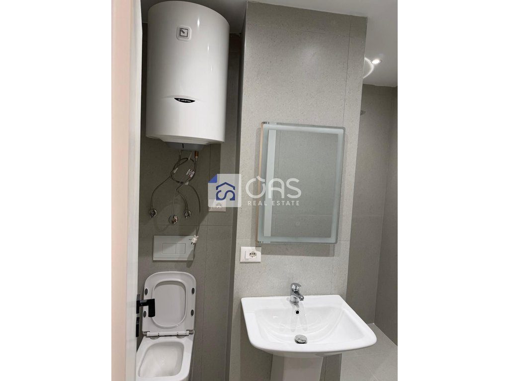 Shitet Apartament 2+1 STACIONI I TRENIT