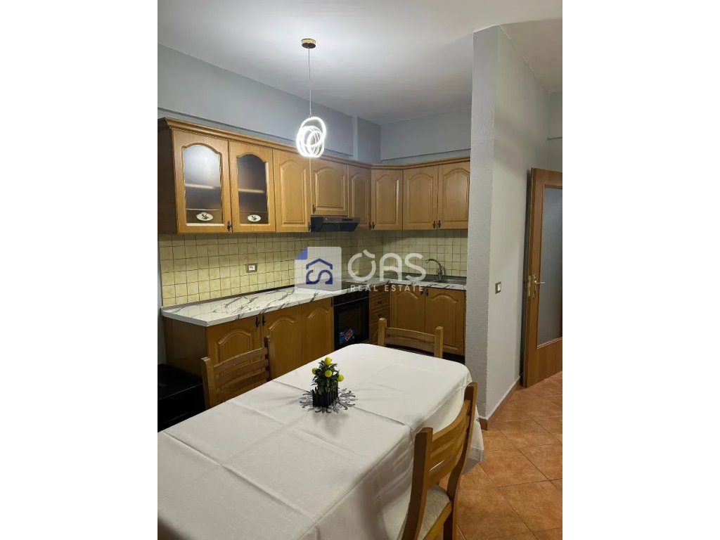 Jepet apartament me qera 2+1 Myslym Shyri