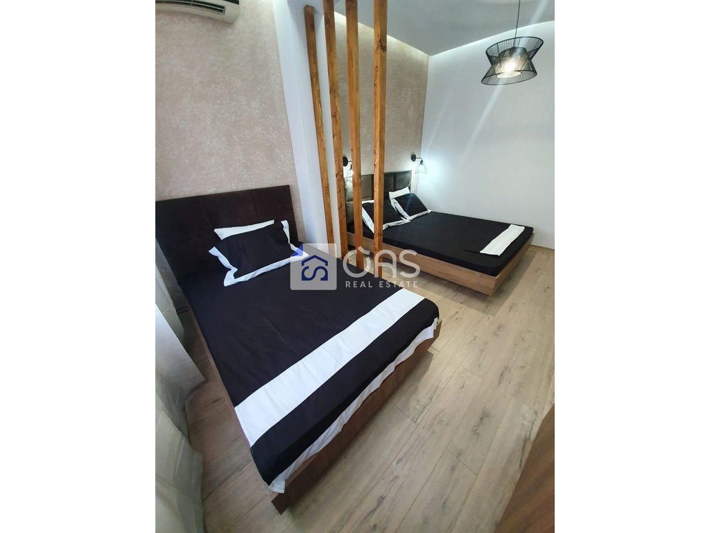 Jepet apartament me qera 1+1 Rruga Brrikadave
