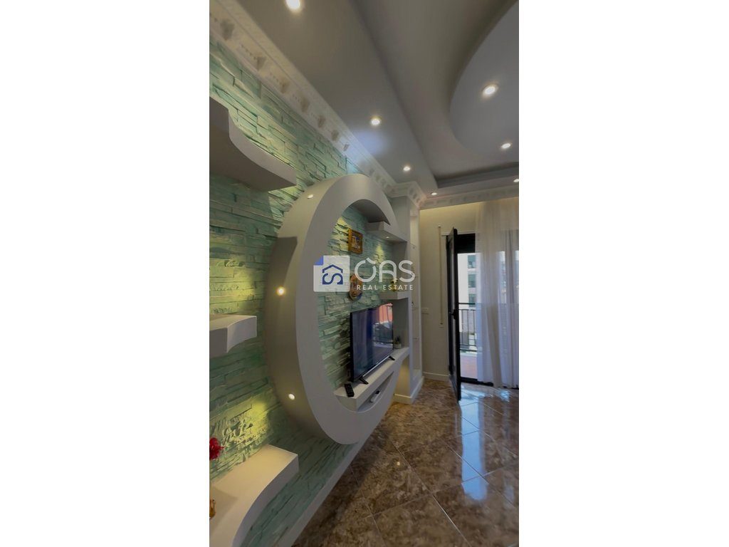 Jepet apartament me qera 1+1 Astir me post parkimi